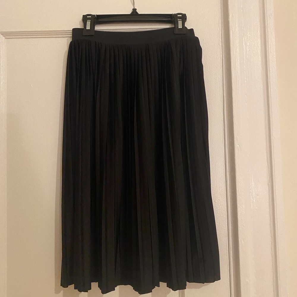 H&M Black Pleated High-rise Midi Skirt
